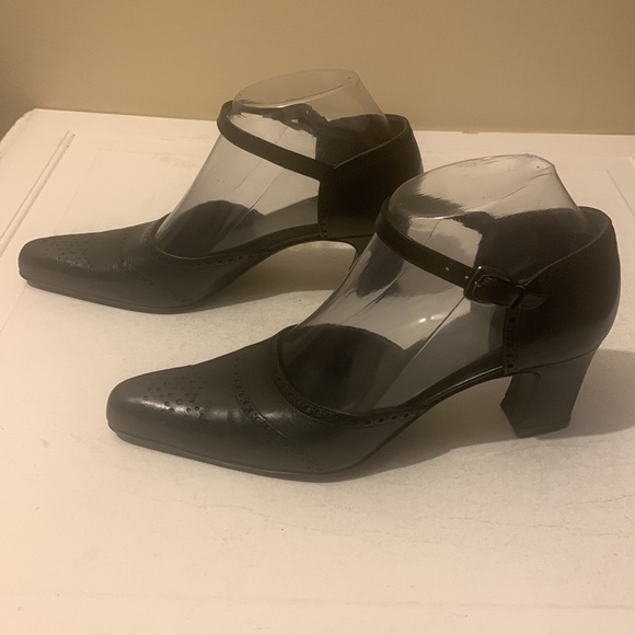 Jil Sander Women's Ankle-Strap Pointed-Toe Pumps Size 6 - Picture 2 of 15